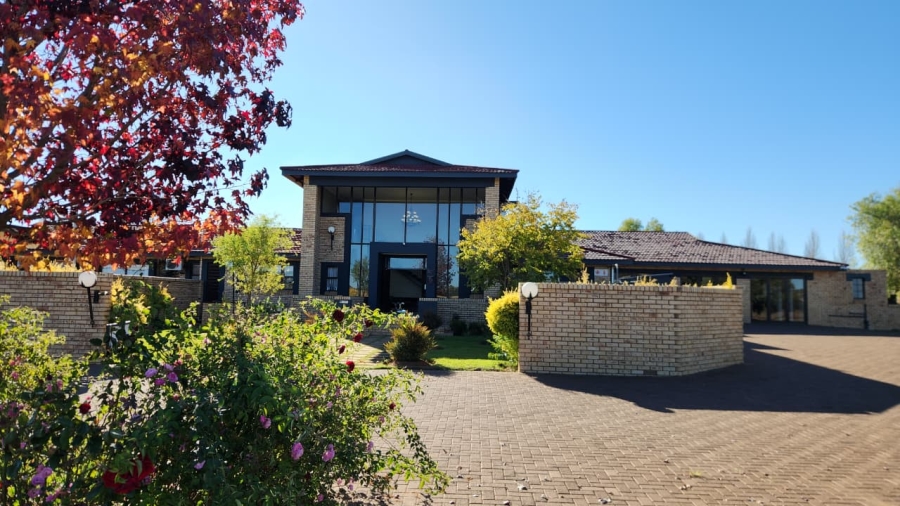 6 Bedroom Property for Sale in Groenvlei Free State